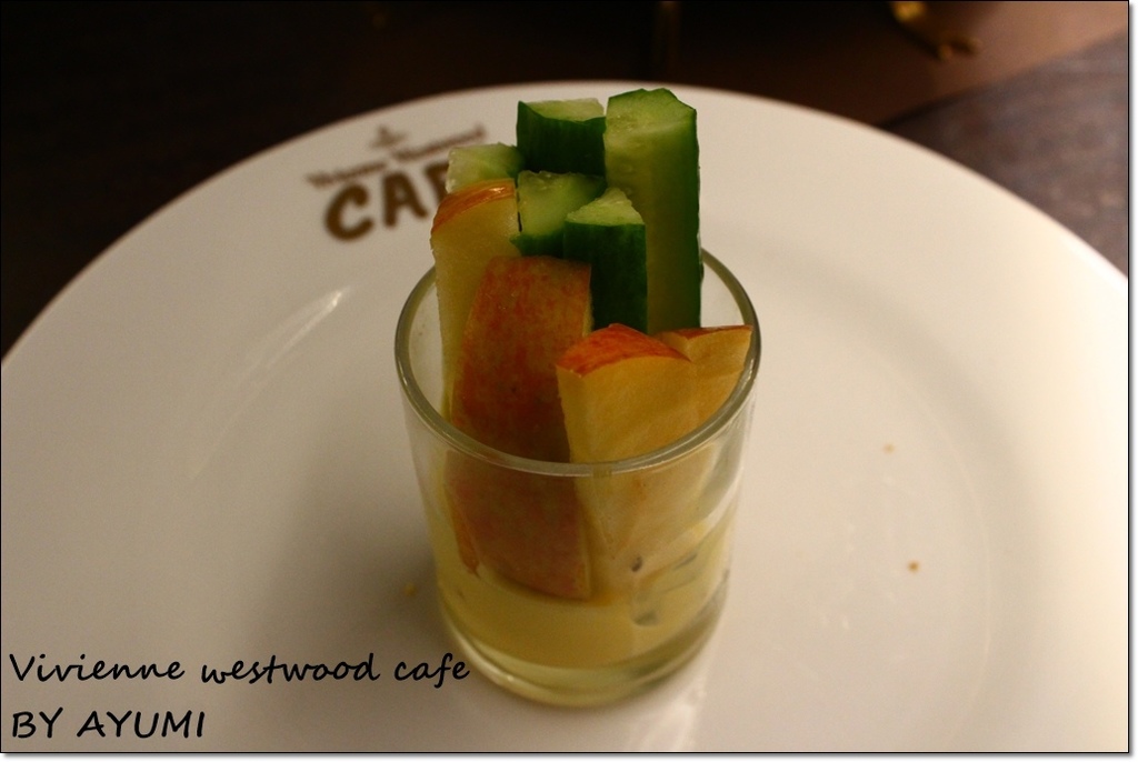 Vivienne westwood cafe：『愛評體驗團』►台北市大安區◄偶爾也來裝貴婦享受英式下午茶大安區♡Vivienne westwood cafe♡