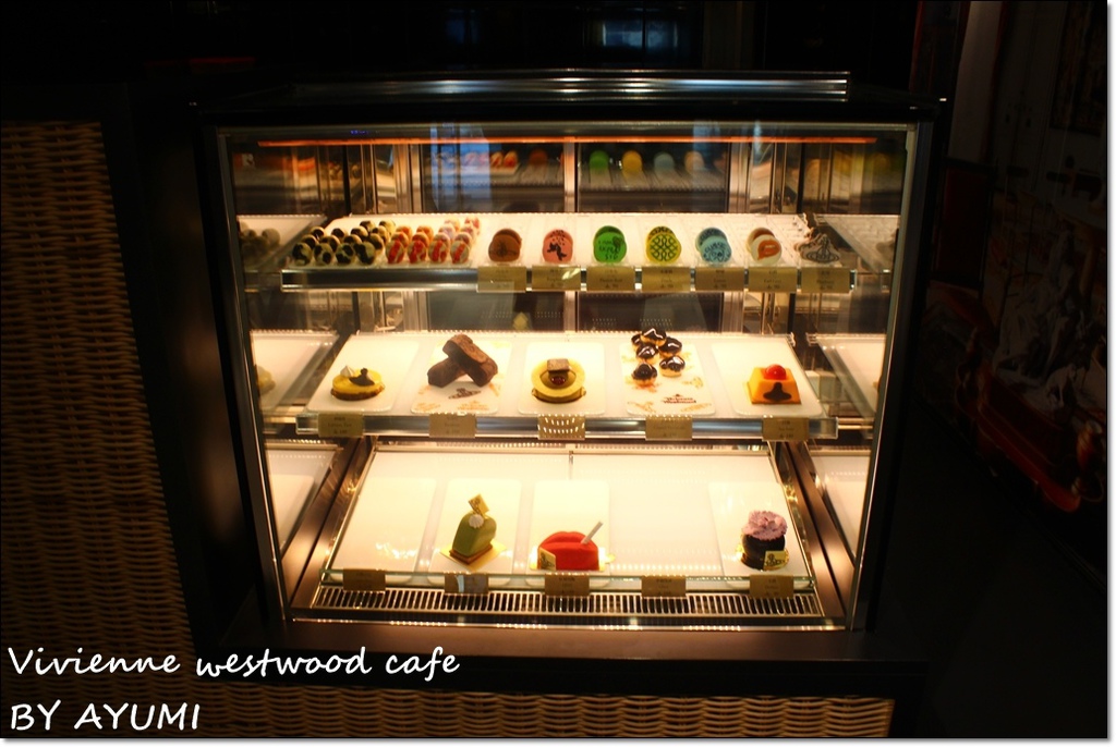 Vivienne westwood cafe：『愛評體驗團』►台北市大安區◄偶爾也來裝貴婦享受英式下午茶大安區♡Vivienne westwood cafe♡