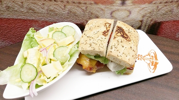 Vivienne westwood cafe:Vivienne westwood cafe-台北東區下午茶 知名英國品牌Vivienne westwood附設咖啡館 環境舒適、餐點美味 姊妹約會首選 (甜點/英倫風/輕食/忠孝敦化站