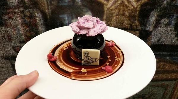 Vivienne westwood cafe:Vivienne westwood cafe-台北東區下午茶 知名英國品牌Vivienne westwood附設咖啡館 環境舒適、餐點美味 姊妹約會首選 (甜點/英倫風/輕食/忠孝敦化站