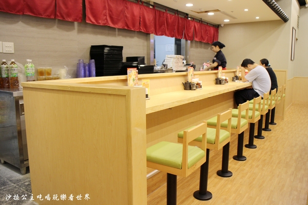 吉豚屋(中華店)：西門町小南門美食『吉豚屋-中華店』日本最大連鎖豬排店/萬華家樂福-桂林店/捷運西門站