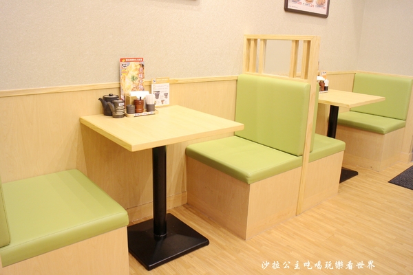 吉豚屋(中華店)：西門町小南門美食『吉豚屋-中華店』日本最大連鎖豬排店/萬華家樂福-桂林店/捷運西門站