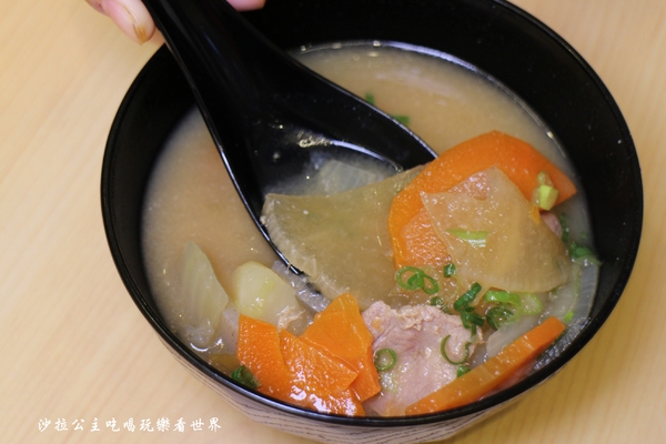 吉豚屋(中華店)：西門町小南門美食『吉豚屋-中華店』日本最大連鎖豬排店/萬華家樂福-桂林店/捷運西門站