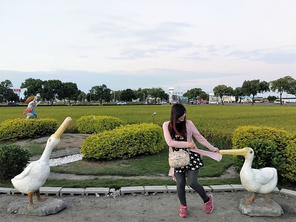 雲林西螺埤頭繪本公園：【雲林西螺景點】埤頭立體繪本公園~新景點報到，立體繪本公園「很久很久以前有一座三合院」，小場景快門按不停