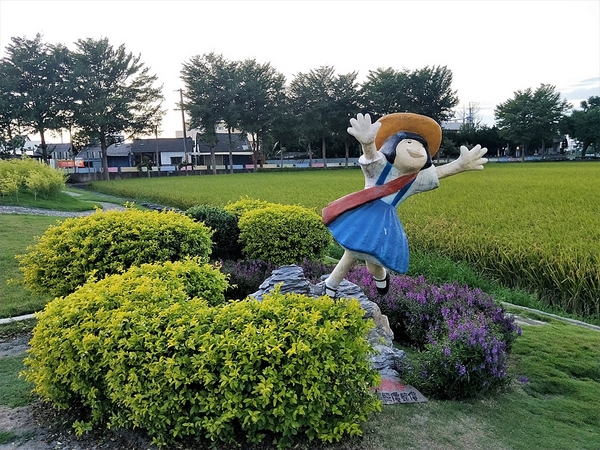 雲林西螺埤頭繪本公園：【雲林西螺景點】埤頭立體繪本公園~新景點報到，立體繪本公園「很久很久以前有一座三合院」，小場景快門按不停