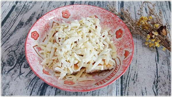 菜頭粿爺爺 - 竹蒸籠蘿蔔糕 / 芋頭糕 - 素食 Vegetarian Food：台中西屯』菜頭粿爺爺║蘿蔔糕也來爆料？ 真材實料傳統風味蘿蔔糕、南瓜、芋頭也來湊熱鬧？