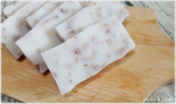 菜頭粿爺爺 - 竹蒸籠蘿蔔糕 / 芋頭糕 - 素食 Vegetarian Food：台中西屯』菜頭粿爺爺║蘿蔔糕也來爆料？ 真材實料傳統風味蘿蔔糕、南瓜、芋頭也來湊熱鬧？