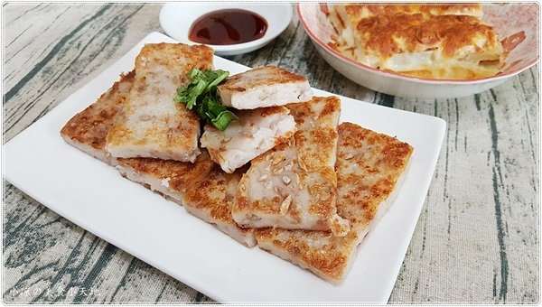 菜頭粿爺爺 - 竹蒸籠蘿蔔糕 / 芋頭糕 - 素食 Vegetarian Food：台中西屯』菜頭粿爺爺║蘿蔔糕也來爆料？ 真材實料傳統風味蘿蔔糕、南瓜、芋頭也來湊熱鬧？