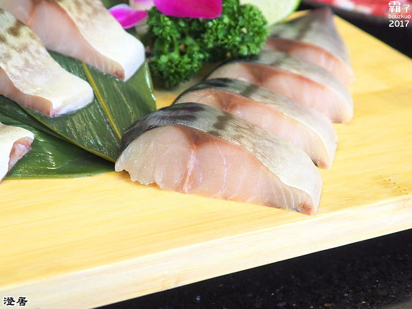 澄居烤物燒肉: 澄居烤物燒肉,台灣大道上的燒肉店內有滿滿乾燥花,美美入鏡~