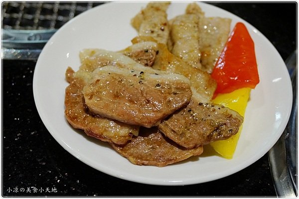 澄居烤物燒肉:台中。西區』澄居烤物燒肉║最新IG打卡美食。乾燥花燒肉餐廳,個人、雙人精緻燒肉套餐,女孩肯定會喜歡!