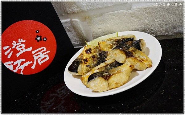 澄居烤物燒肉:台中。西區』澄居烤物燒肉║最新IG打卡美食。乾燥花燒肉餐廳,個人、雙人精緻燒肉套餐,女孩肯定會喜歡!