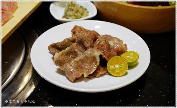 澄居烤物燒肉:台中。西區』澄居烤物燒肉║最新IG打卡美食。乾燥花燒肉餐廳,個人、雙人精緻燒肉套餐,女孩肯定會喜歡!