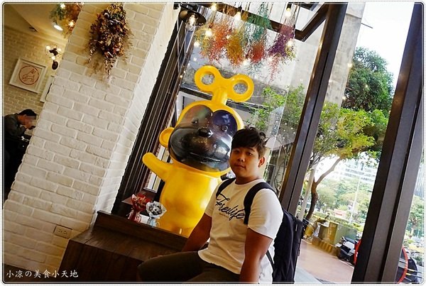 澄居烤物燒肉:台中。西區』澄居烤物燒肉║最新IG打卡美食。乾燥花燒肉餐廳,個人、雙人精緻燒肉套餐,女孩肯定會喜歡!