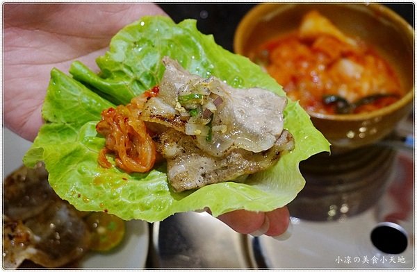 澄居烤物燒肉:台中。西區』澄居烤物燒肉║最新IG打卡美食。乾燥花燒肉餐廳,個人、雙人精緻燒肉套餐,女孩肯定會喜歡!