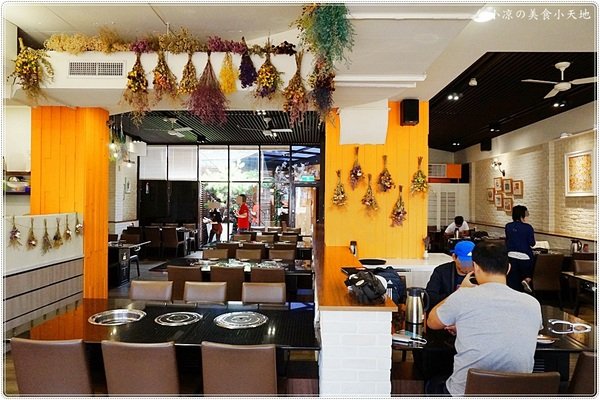 澄居烤物燒肉:台中。西區』澄居烤物燒肉║最新IG打卡美食。乾燥花燒肉餐廳,個人、雙人精緻燒肉套餐,女孩肯定會喜歡!