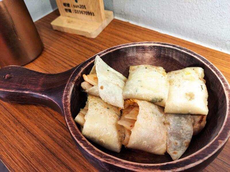 晨初好食 泡菜里肌蛋餅