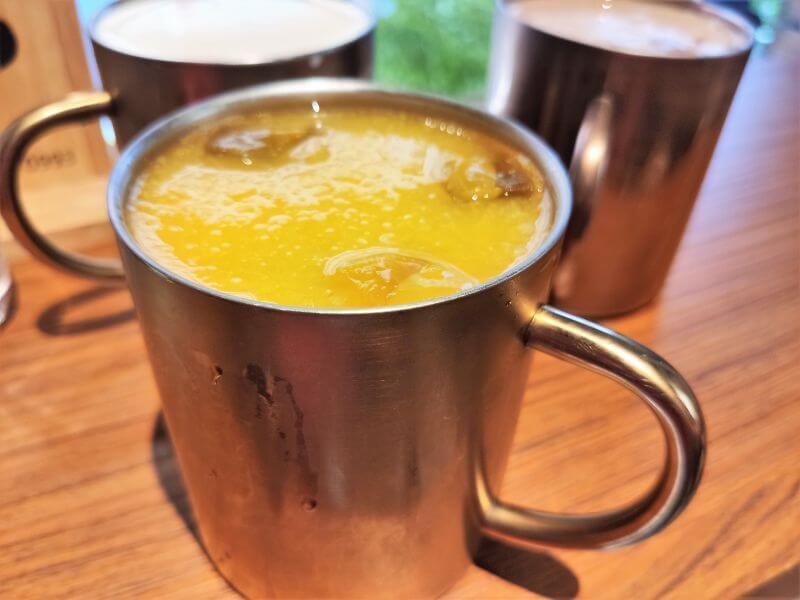 晨初好食 柳橙汁