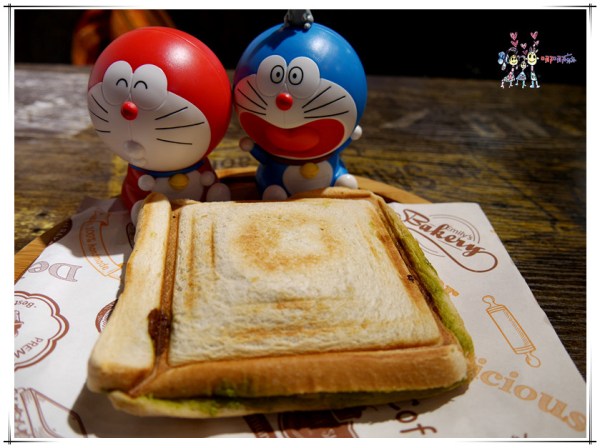 桃園美食,八德美食,晨初好食,早餐,牽絲,犯規,花牆,網美,好拍