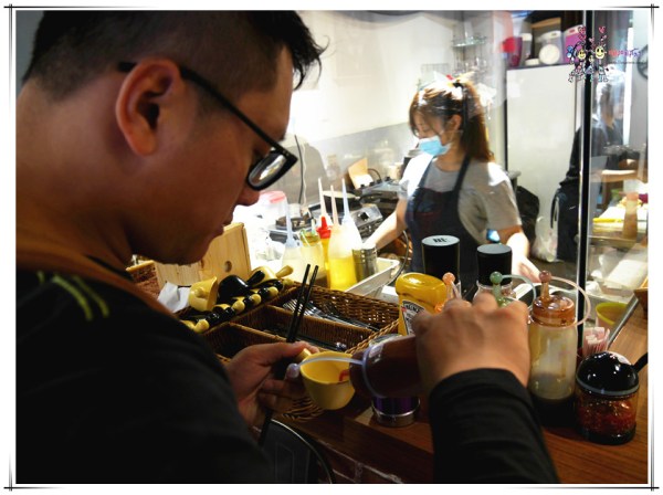 桃園美食,八德美食,晨初好食,早餐,牽絲,犯規,花牆,網美,好拍