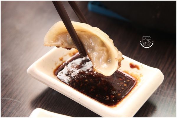 糧殿燒餃子 (21).JPG