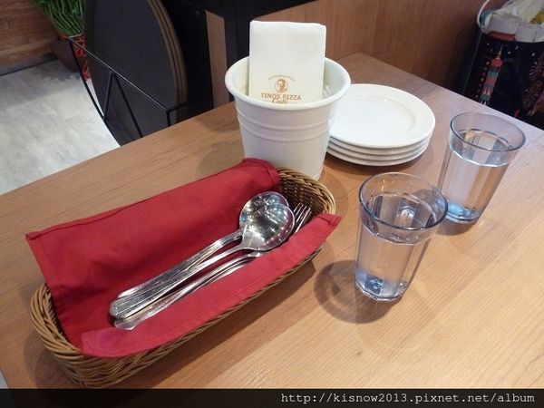 堤諾13-桌上餐具.JPG