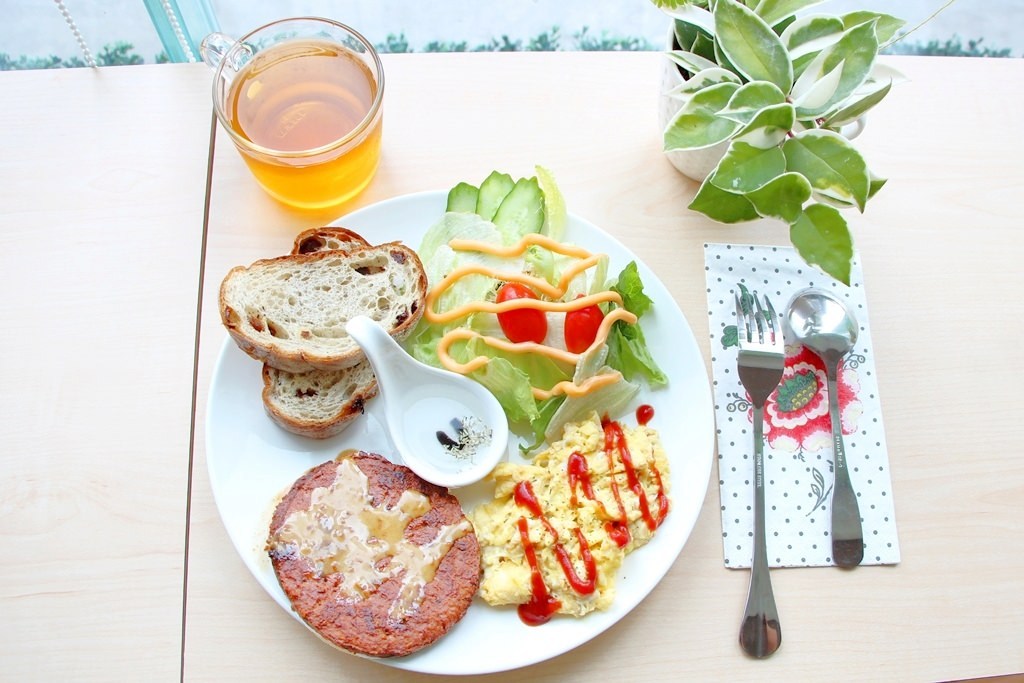 台中蔬食餐廳，寶草好時光! - 微笑Joe幸運