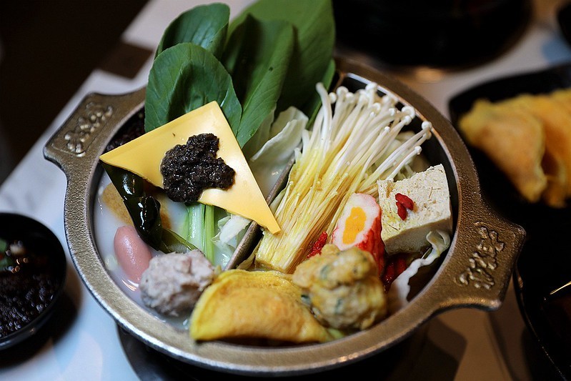 中和美食老先覺功夫窯燒鍋麻辣鴛鴦鍋推薦064