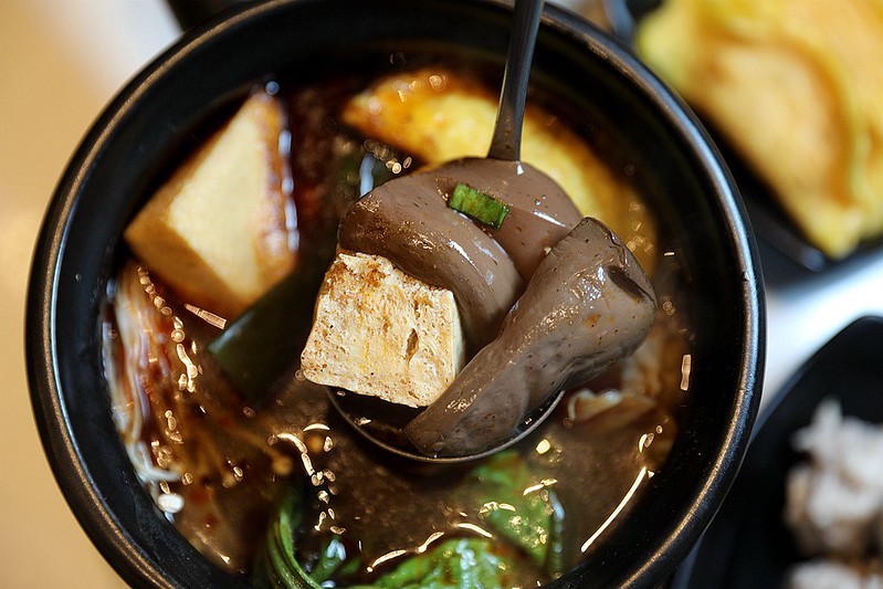 中和美食老先覺功夫窯燒鍋麻辣鴛鴦鍋推薦144