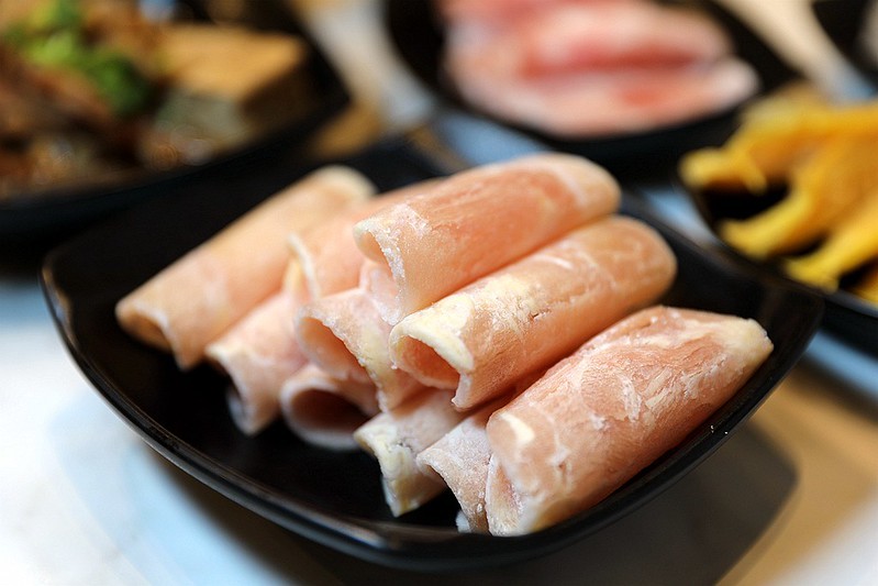 中和美食老先覺功夫窯燒鍋麻辣鴛鴦鍋推薦094