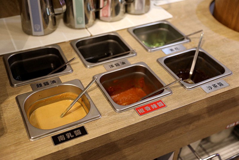 中和美食老先覺功夫窯燒鍋麻辣鴛鴦鍋推薦004