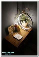 TAKE OUT burger & cafe(忠孝新生店):台北捷運忠孝新生站/手工漢堡.最療癒的貓咪餐廳──TAKE OUT.忠孝新生店