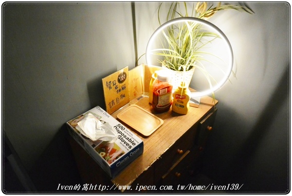 TAKE OUT burger & cafe(忠孝新生店):《捷運忠孝新生美式漢堡》在貓咪餐廳享受經典美式手工漢堡 -『TakeOut Burger&Cafe-忠孝新生店 』