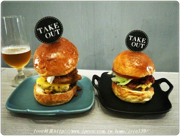 TAKE OUT burger & cafe(忠孝新生店):《捷運忠孝新生美式漢堡》在貓咪餐廳享受經典美式手工漢堡 -『TakeOut Burger&Cafe-忠孝新生店 』
