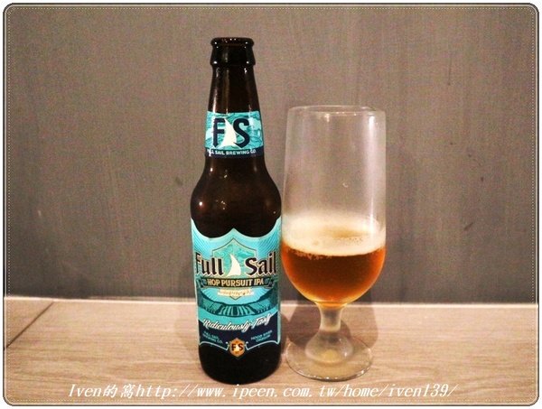 TAKE OUT burger & cafe(忠孝新生店):《捷運忠孝新生美式漢堡》在貓咪餐廳享受經典美式手工漢堡 -『TakeOut Burger&Cafe-忠孝新生店 』