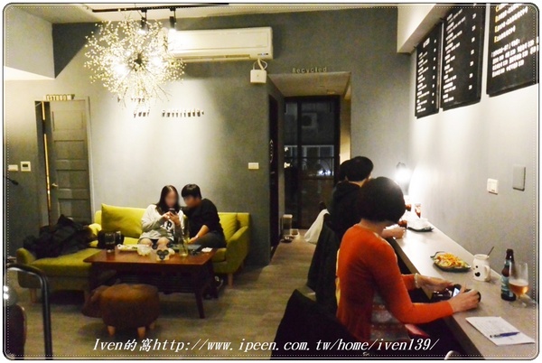 TAKE OUT burger & cafe(忠孝新生店):《捷運忠孝新生美式漢堡》在貓咪餐廳享受經典美式手工漢堡 -『TakeOut Burger&Cafe-忠孝新生店 』