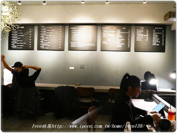 TAKE OUT burger & cafe(忠孝新生店):《捷運忠孝新生美式漢堡》在貓咪餐廳享受經典美式手工漢堡 -『TakeOut Burger&Cafe-忠孝新生店 』