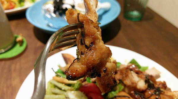 Choplachopla salad bar 恰拉恰拉自選沙拉吧：Choplachopla salad bar 恰拉恰拉自選沙拉吧-台中西區蔬食沙拉吧  前一天吃大餐的罪惡感  就來這邊消除吧