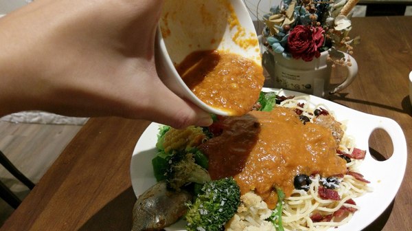 Choplachopla salad bar 恰拉恰拉自選沙拉吧：Choplachopla salad bar 恰拉恰拉自選沙拉吧-台中西區蔬食沙拉吧  前一天吃大餐的罪惡感  就來這邊消除吧