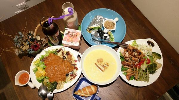 Choplachopla salad bar 恰拉恰拉自選沙拉吧：Choplachopla salad bar 恰拉恰拉自選沙拉吧-台中西區蔬食沙拉吧  前一天吃大餐的罪惡感  就來這邊消除吧