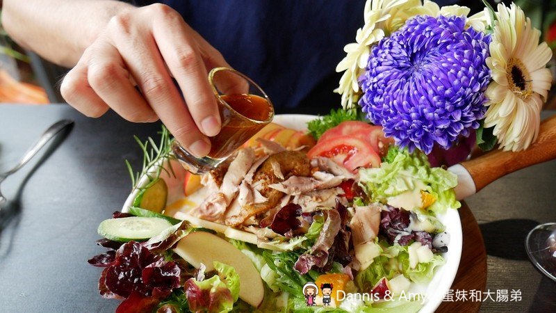 《新竹約會餐廳推薦》荷芙亭。可愛貓咪x免費韓服體驗x浪漫IG打卡絕美花牆咖啡廳 。朋友閨密網美最愛下午茶甜點,早午餐︱ 影片