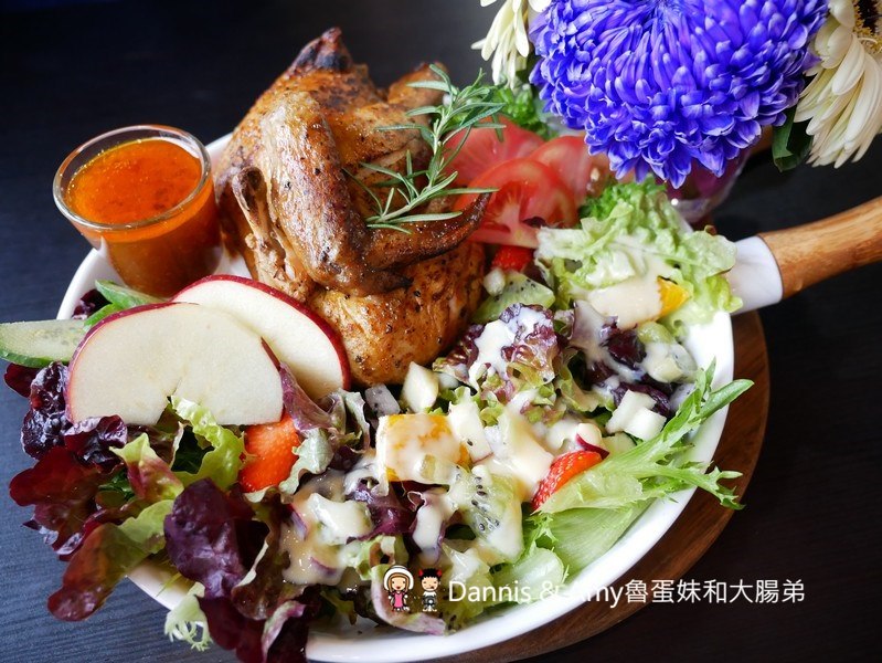 《新竹約會餐廳推薦》荷芙亭。可愛貓咪x免費韓服體驗x浪漫IG打卡絕美花牆咖啡廳 。朋友閨密網美最愛下午茶甜點,早午餐︱ 影片