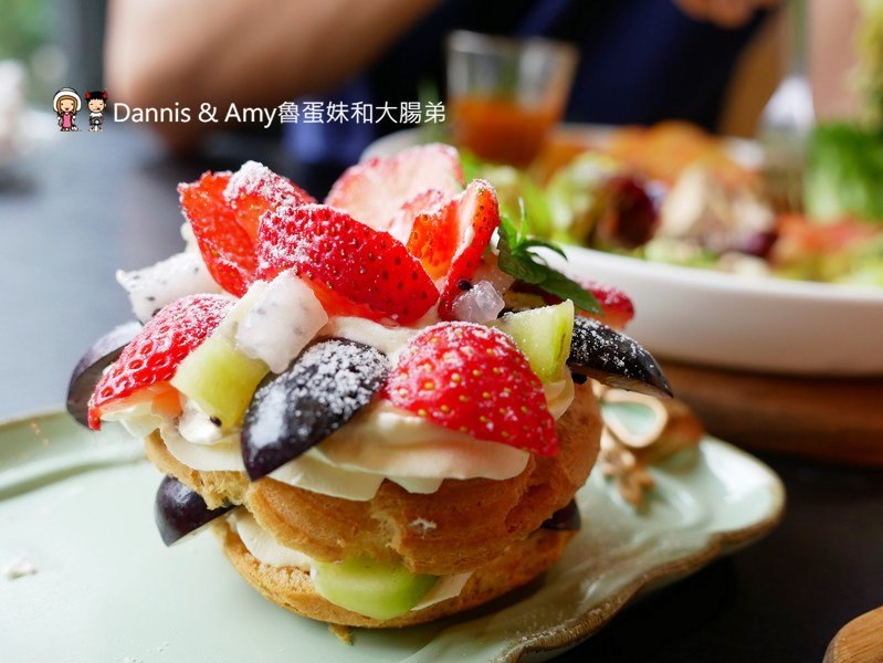 《新竹約會餐廳推薦》荷芙亭。可愛貓咪x免費韓服體驗x浪漫IG打卡絕美花牆咖啡廳 。朋友閨密網美最愛下午茶甜點,早午餐︱ 影片