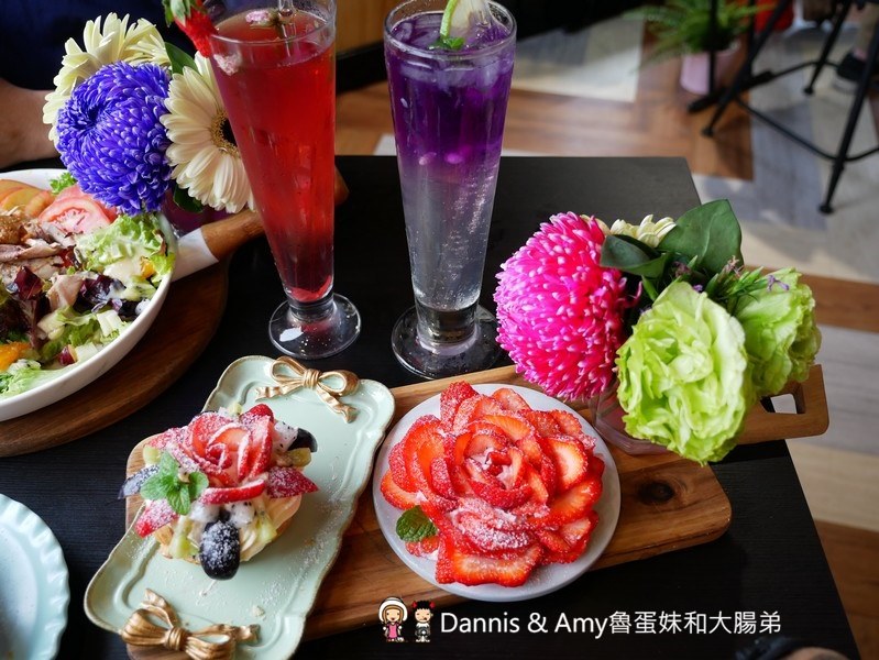 《新竹約會餐廳推薦》荷芙亭。可愛貓咪x免費韓服體驗x浪漫IG打卡絕美花牆咖啡廳 。朋友閨密網美最愛下午茶甜點,早午餐︱ 影片