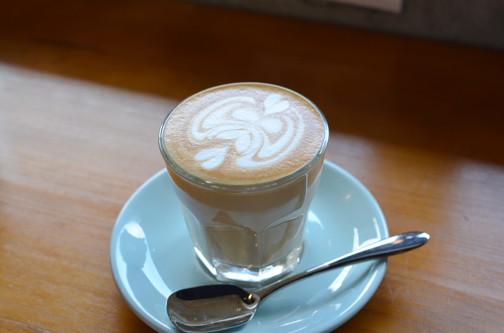 品萃咖啡蔬食早午餐,辣炒藜麥佐煙燻培根很美味,注重食安與健康的良心店家