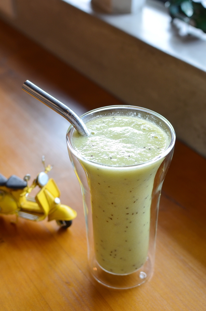 品萃咖啡蔬食早午餐,辣炒藜麥佐煙燻培根很美味,注重食安與健康的良心店家