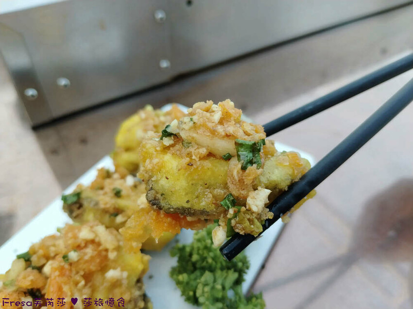 台南市安平區台南燒烤【請上桌-國際港灣 】海鮮蒸籠熱炒超澎派!自動旋轉燒烤輕鬆聊天.賞月吹海風太悠閒│假日現場演唱│