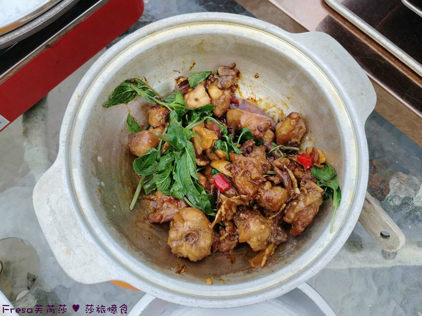 台南市安平區台南燒烤【請上桌-國際港灣 】海鮮蒸籠熱炒超澎派!自動旋轉燒烤輕鬆聊天.賞月吹海風太悠閒│假日現場演唱│