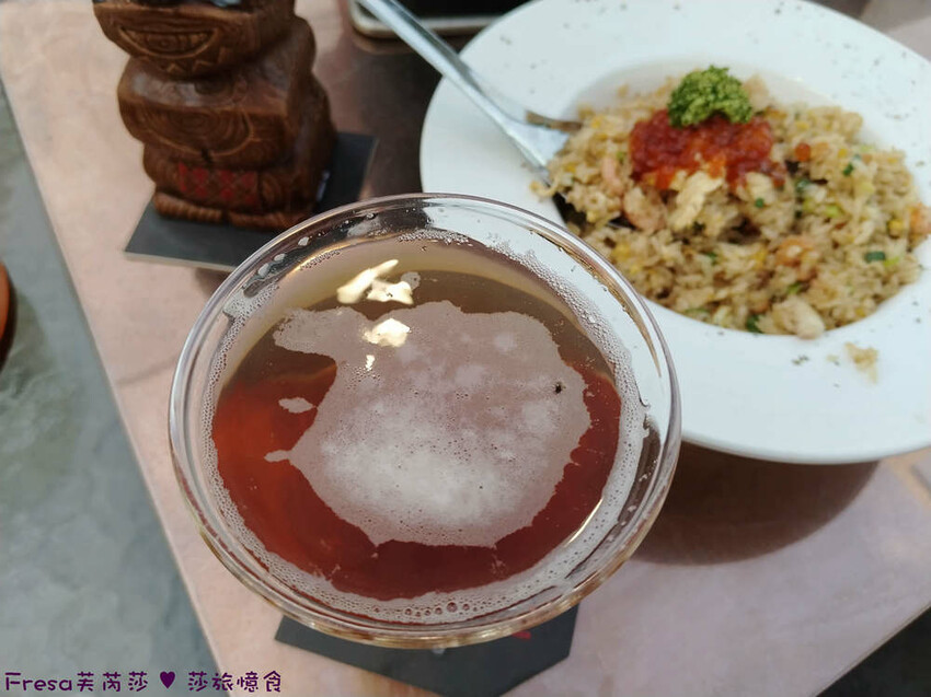 台南市安平區台南燒烤【請上桌-國際港灣 】海鮮蒸籠熱炒超澎派!自動旋轉燒烤輕鬆聊天.賞月吹海風太悠閒│假日現場演唱│