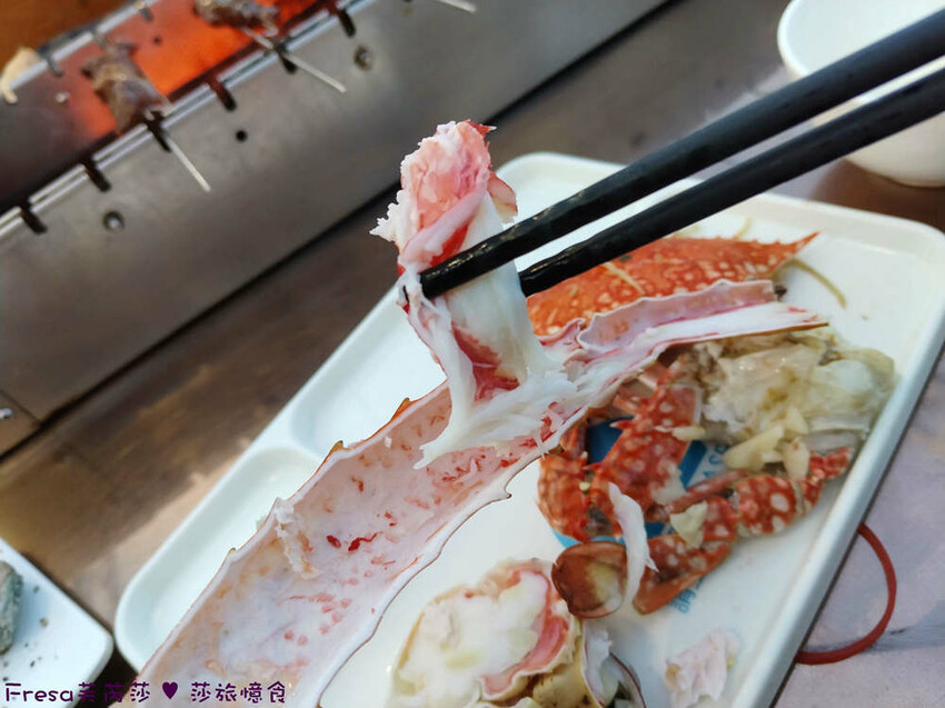 台南市安平區台南燒烤【請上桌-國際港灣 】海鮮蒸籠熱炒超澎派!自動旋轉燒烤輕鬆聊天.賞月吹海風太悠閒│假日現場演唱│