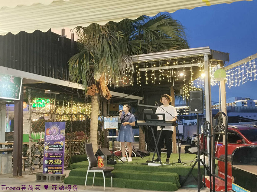 台南市安平區台南燒烤【請上桌-國際港灣 】海鮮蒸籠熱炒超澎派!自動旋轉燒烤輕鬆聊天.賞月吹海風太悠閒│假日現場演唱│